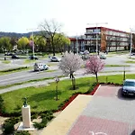 Ambrozia Etterem Es Panzio 4* Казинцбарцика