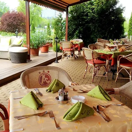 Ambrozia Etterem Es Panzio