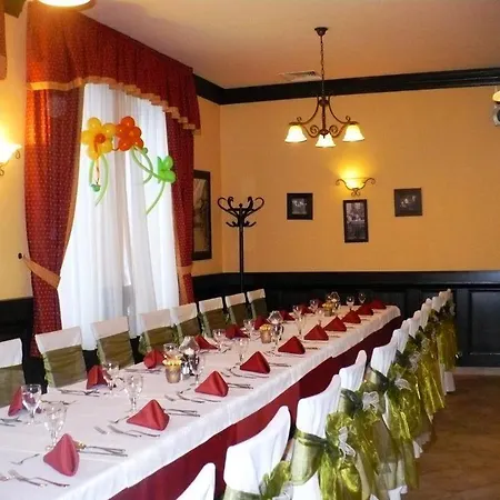 Ambrozia Etterem Es Panzio קזינצברציקה