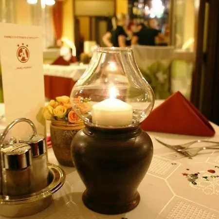 Ambrozia Etterem Es Panzio