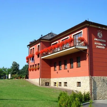 Ambrozia Etterem Es Panzio 4*