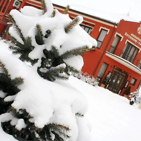 Ambrozia Etterem Es Panzio 4* קזינצברציקה