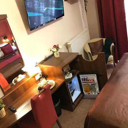 Ambrozia Etterem Es Panzio