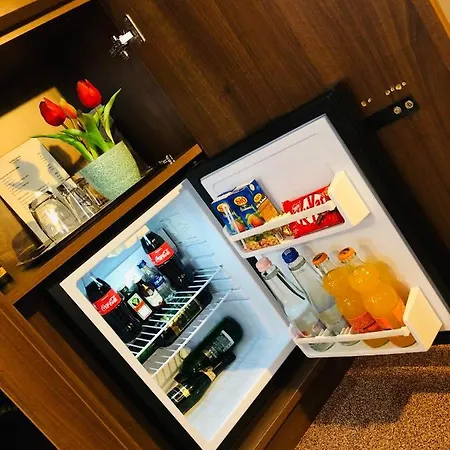 לינה וארוחת בוקר Ambrozia Etterem Es Panzio