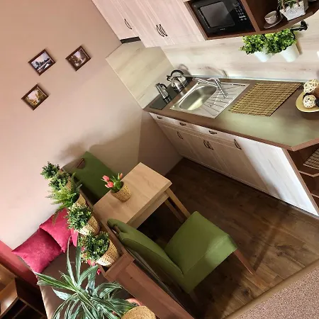 Ambrozia Etterem Es Panzio לינה וארוחת בוקר קזינצברציקה