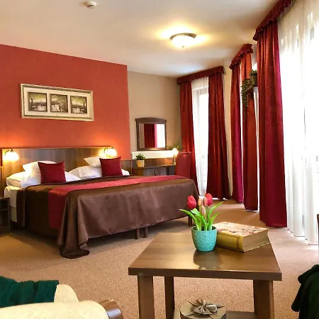 Ambrozia Etterem Es Panzio לינה וארוחת בוקר קזינצברציקה