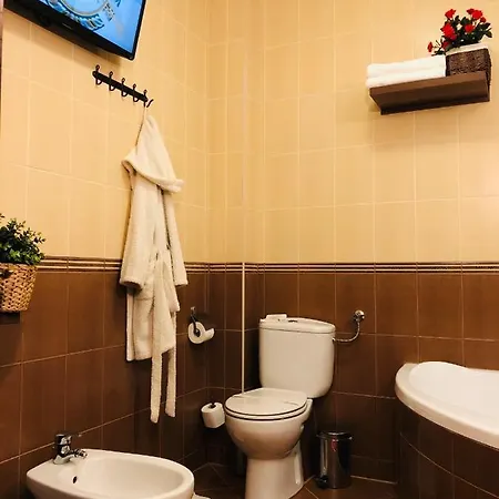 Ambrozia Etterem Es Panzio 4*