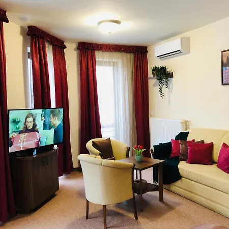 Ambrozia Etterem Es Panzio לינה וארוחת בוקר קזינצברציקה