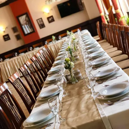 Ambrozia Etterem Es Panzio Bed & Breakfast