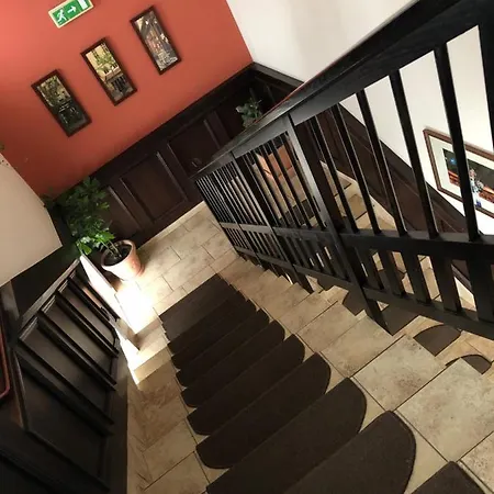 Ambrozia Etterem Es Panzio 4*