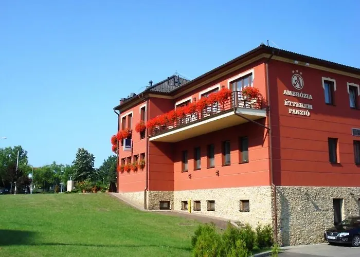 Ambrozia Etterem Es Panzio 4*
