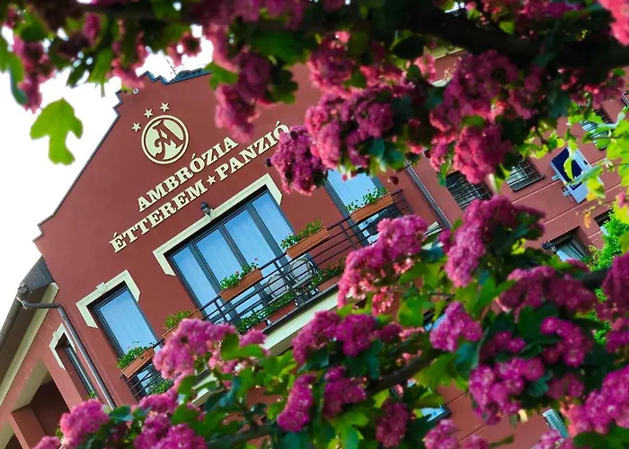 Ambrozia Etterem Es Panzio فندق مبيت وإفطار 4*