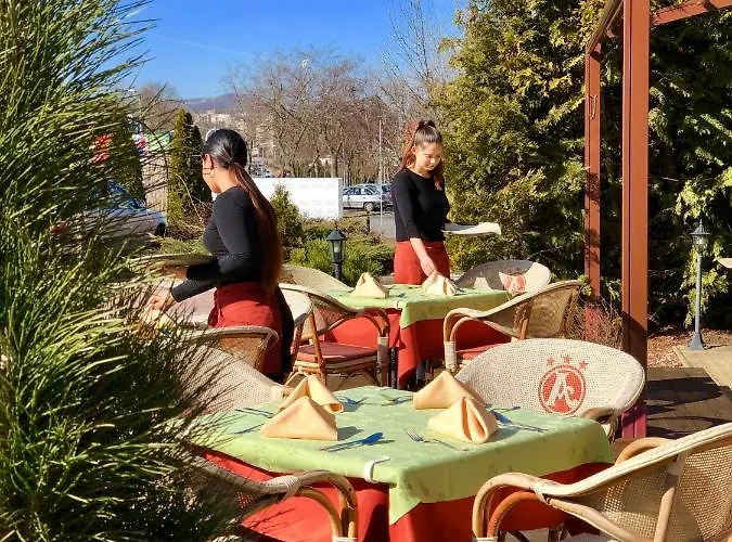 Ambrozia Etterem Es Panzio فندق مبيت وإفطار 4*