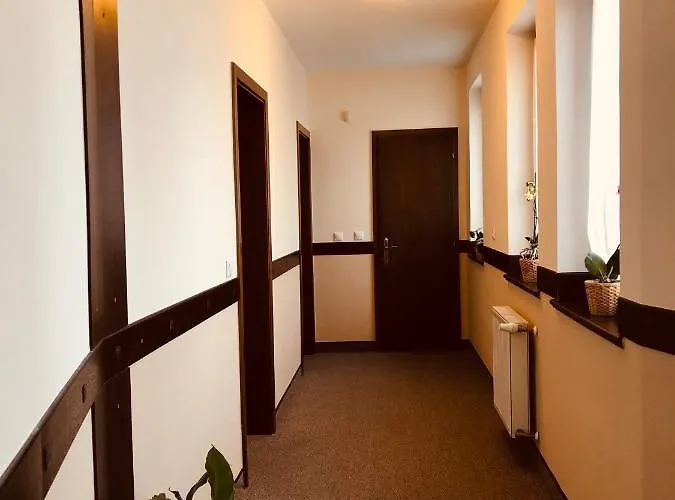 Ambrozia Etterem Es Panzio فندق مبيت وإفطار 4*